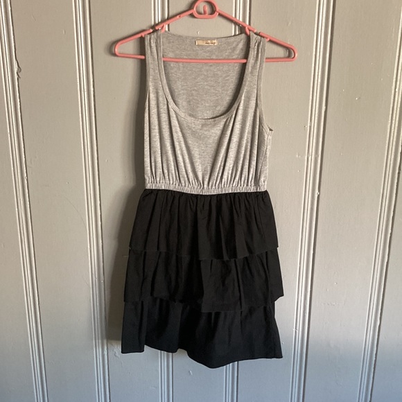 Host Pick- 👗 Super Cute Gray & Black Tiered Bebop Dress- Size Small - Picture 3 of 10